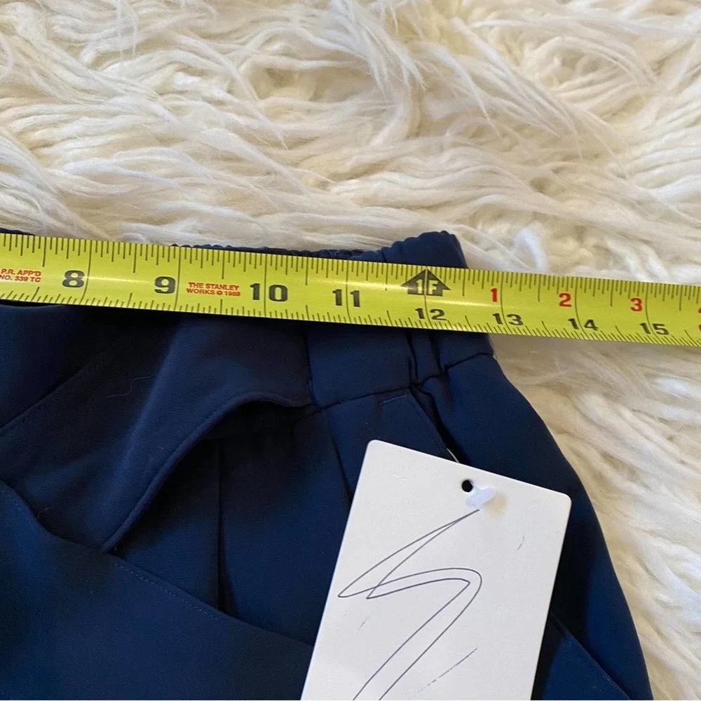 Lululemon Noir Crop True Navy Pants 6 - Picture 7 of 11